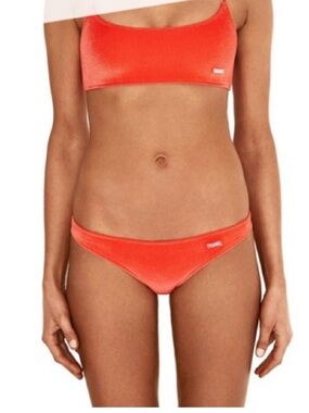 Triangl swim dreams velvet bikini set color cherry bomb Sz small